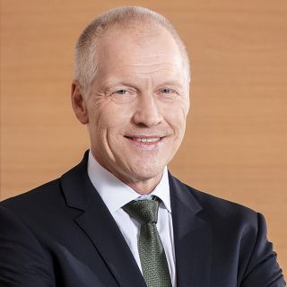 Dr.Wolfram-(640x640) Dr.Wolfram-(640x640)