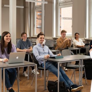 Hörsaal Studierende Lehrende Vorlesung