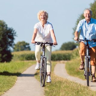 Senioren auf dem Fahrrad