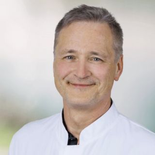 Sektionsleiter Dr. Haller Bild: Dr. Gary Haller