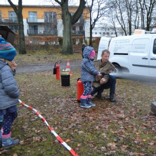 Tag des brandverletzten Kindes Loeschuebung