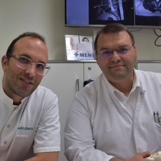 PD Dr. Konstantinos Kafchitsas (re.) und Evripidis Spanidis. 