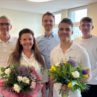 Bild: Gruppenfoto mit Klinikleitung und neuen Chefärzten Walther-Ruf und Legler