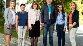 Bild: ein Teil des Teams am Bildungszentrum