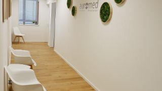 Wartebereich Physiotherapie Praxis Stühle Büttelborn
