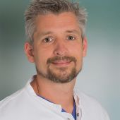 Dr. med. Lukas Tomczyk