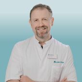 Dr. med. Tamas Buvar