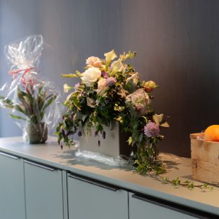 Blumen und Geschenke zur Eröffnung