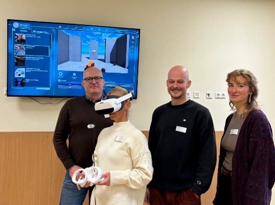 Team der Psychiatrie testen die VR Brille