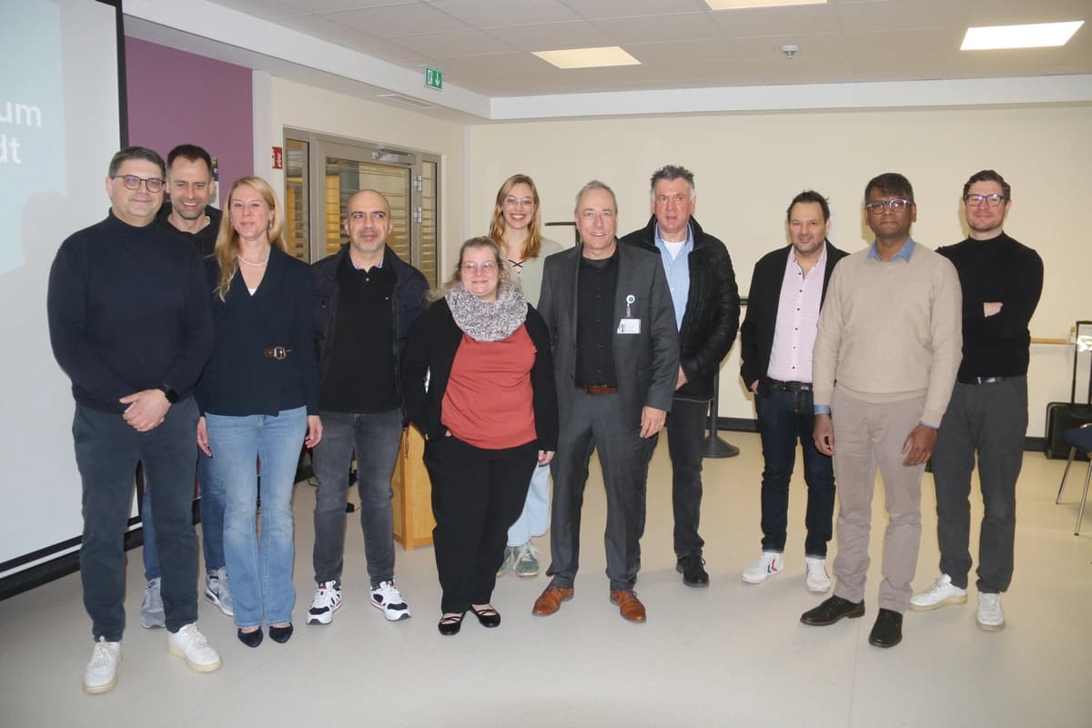 Das Bild zeigt die Teilnehmer des Notfallsymposiums