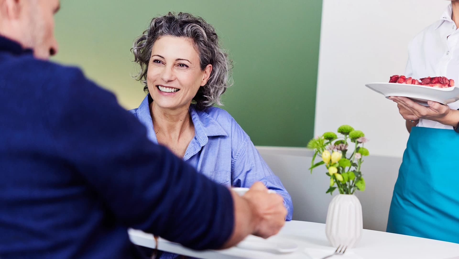 Bild: Patient:innen in der privita Lounge