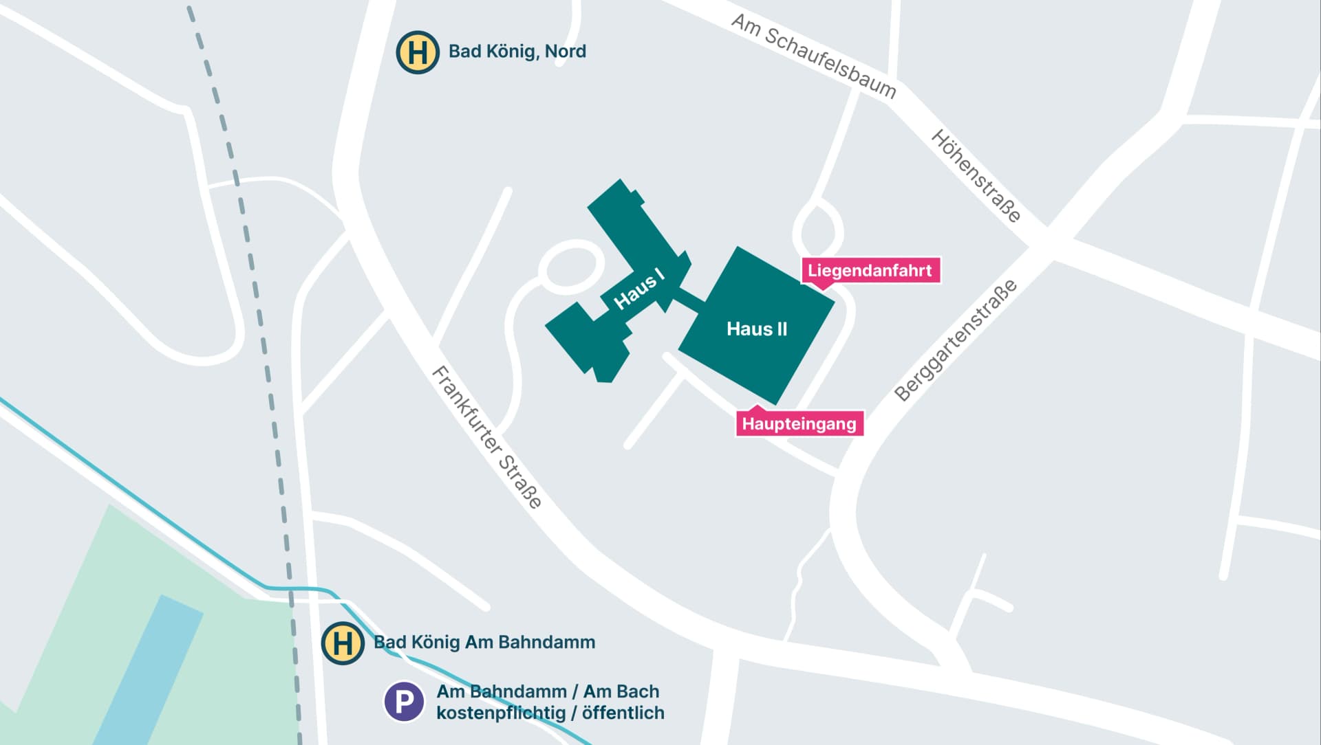 Das Motiv zeigt einen Lageplan der Schlossberg Klinik Bad König. Es wird gezeigt, wo sich die Parkplätze, der Haupteingang sowie die Liegendanfahrt befinden.