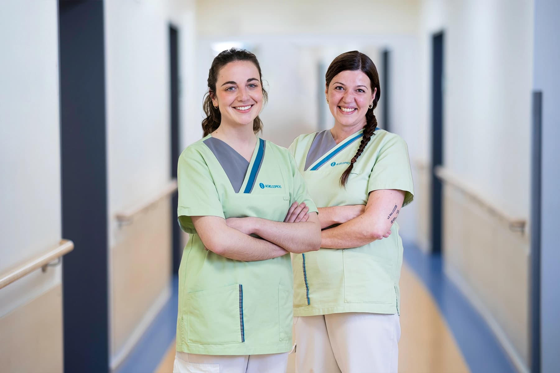 Das Bild zeigt die Logopädin der Klinik