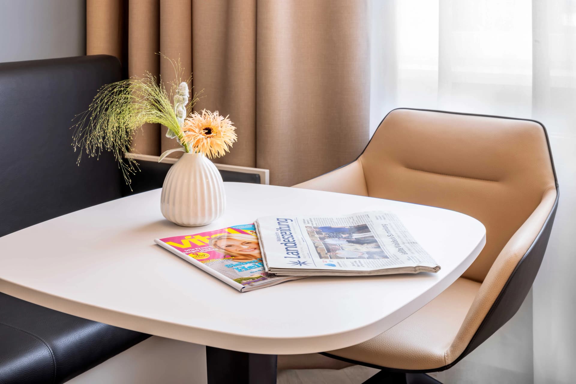 Das Motiv zeigt eine Sitzecke in der Lounge