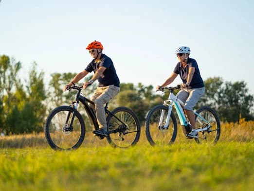Bild: Paar auf dem Fahrrad
