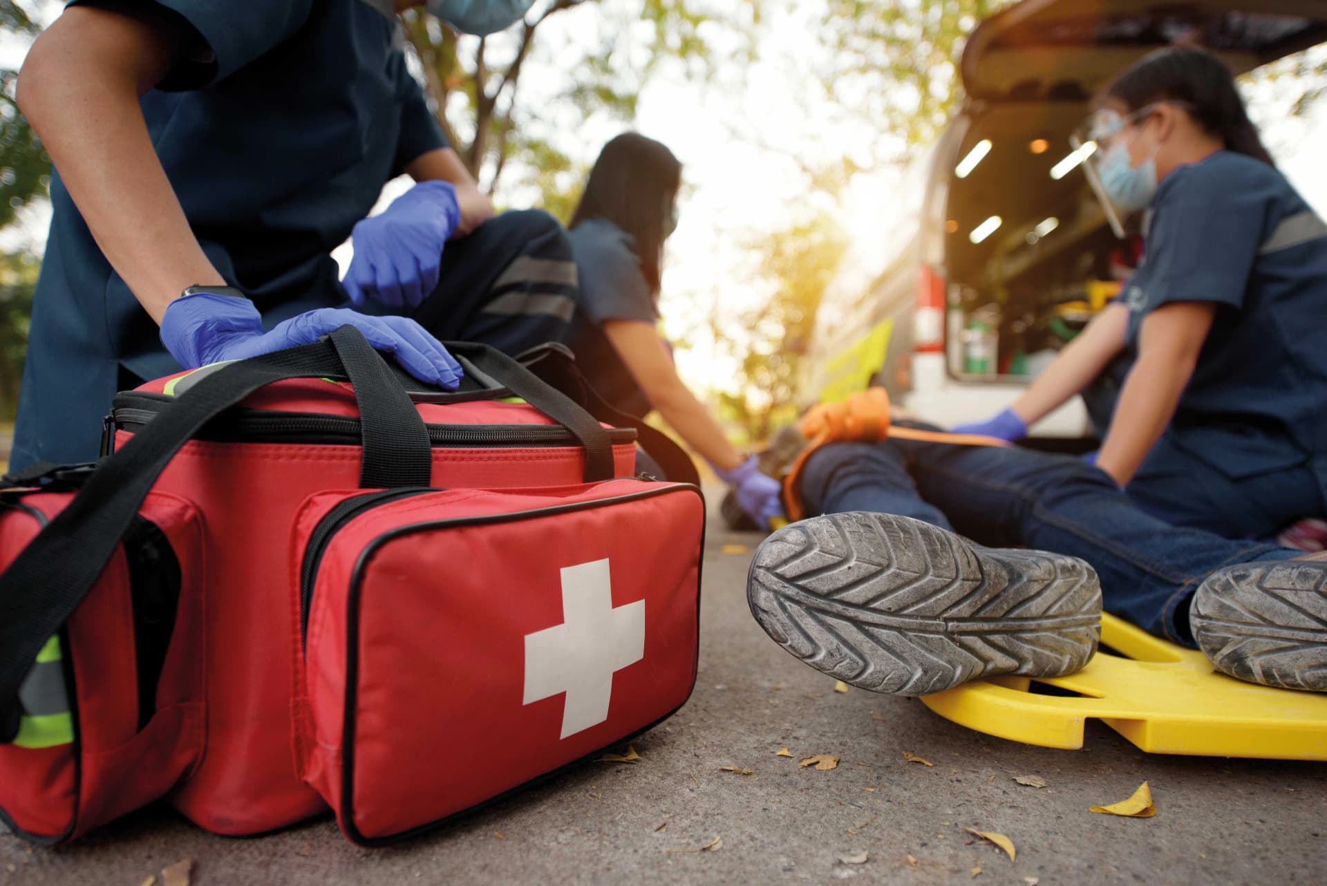 Das Motiv zeigt einen Notfall auf der Straße