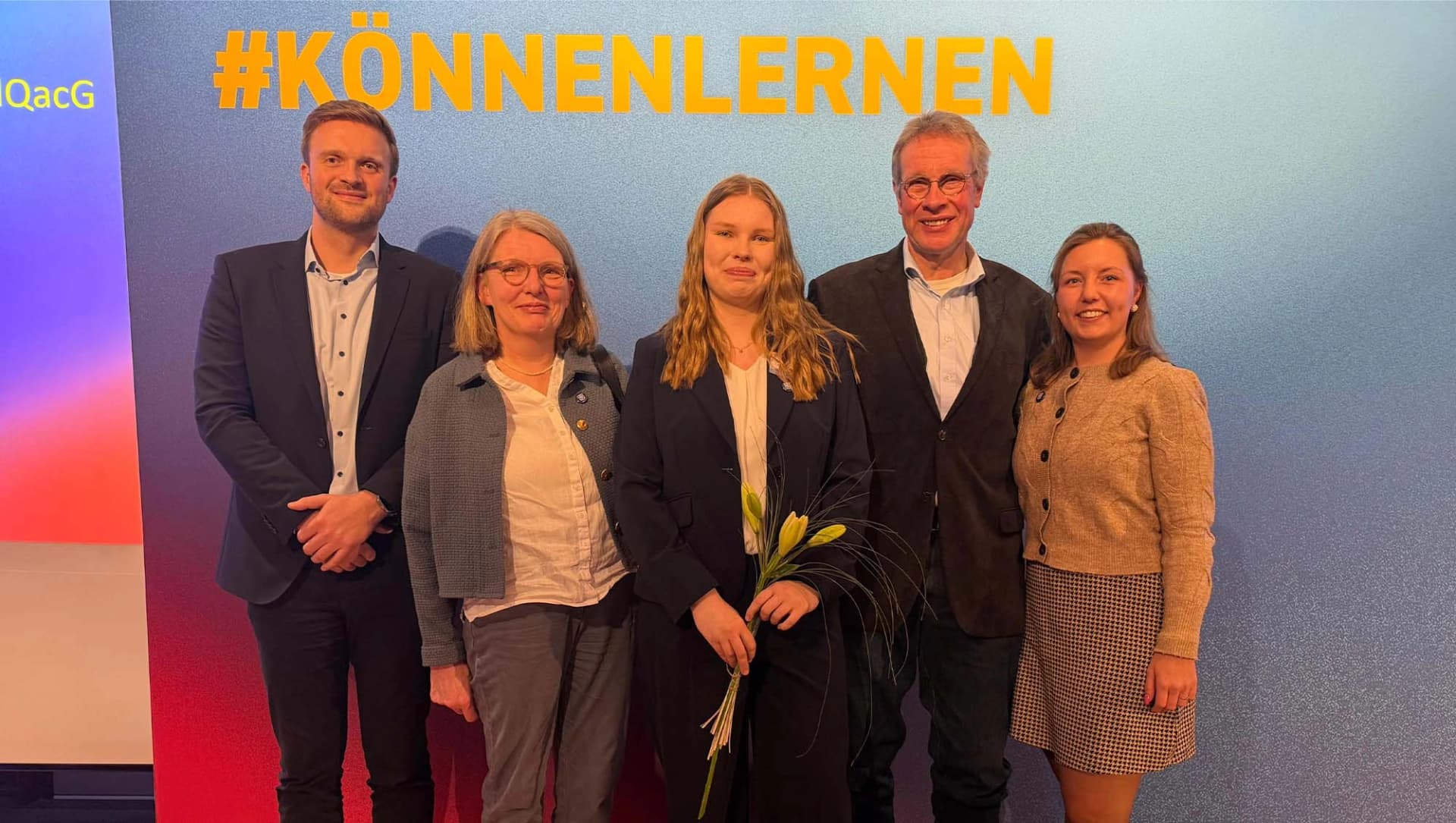 Preisverleihung IHK Kiel - Helen Stubbe als beste Absolventin ihres Jahrgangs ausgezeichnet