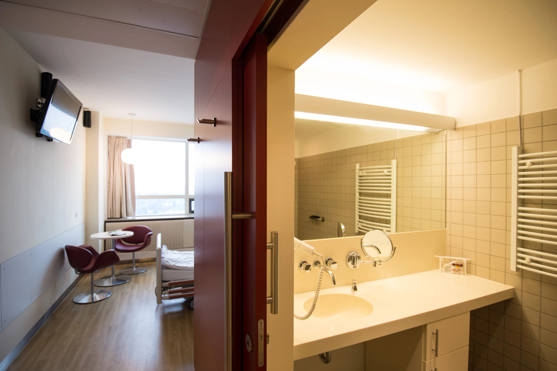 Alle Zimmer auf der Palliativstation haben einen direkten Zugang zu einem eigenen Bad.