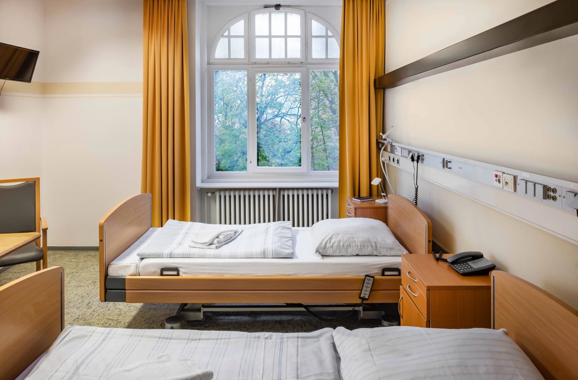 Das Motiv zeigt ein Zimmer auf der Neurologie Phase C