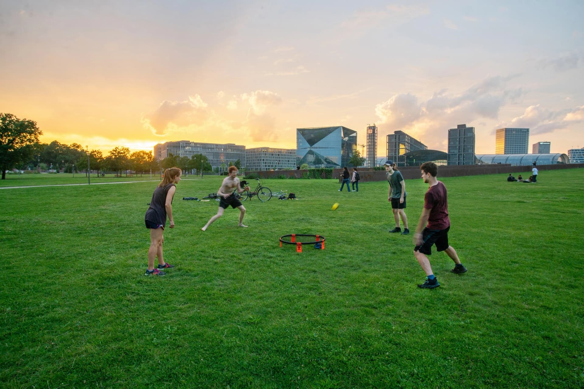 Roundnet Spikeball Spiel Sommer Outdoor Fitness