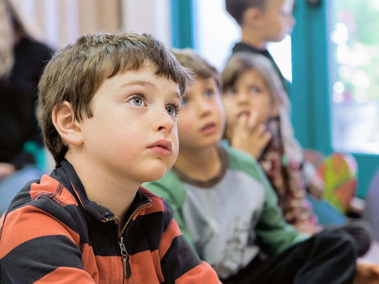 Bild: Kinder im Unterricht