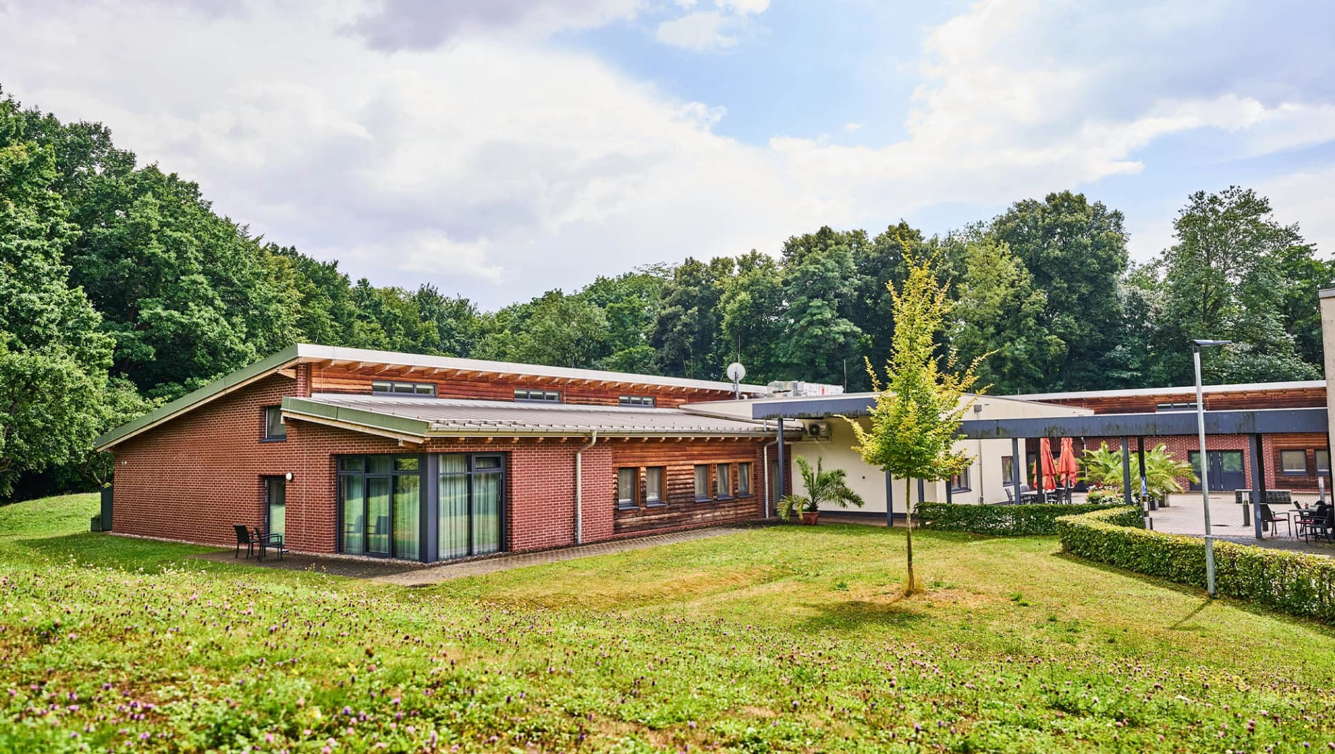 Das Bild zeigt das Gebäude der Privita von Außen