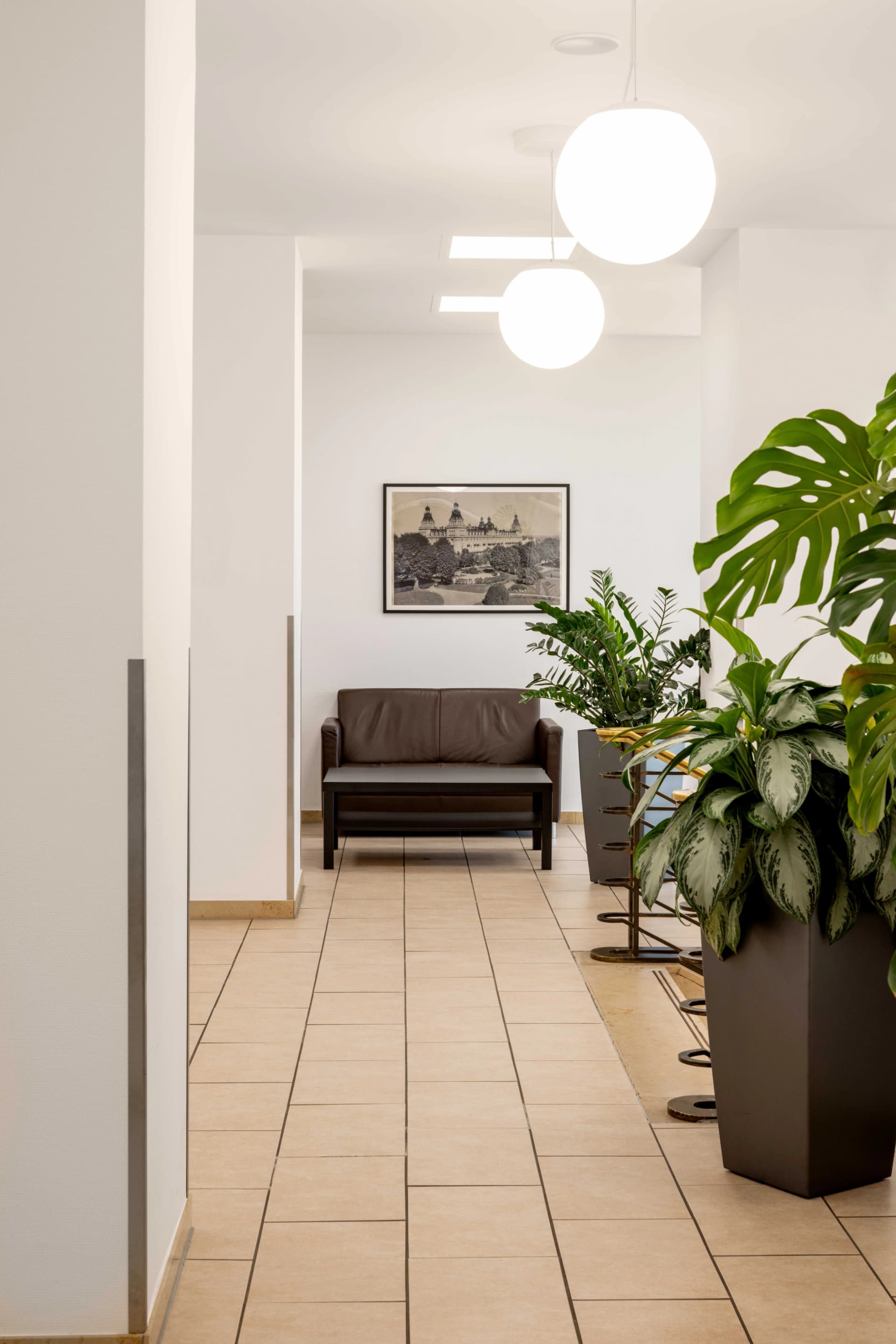 Das Motiv zeigt ein Sofa im Eingangsbereich