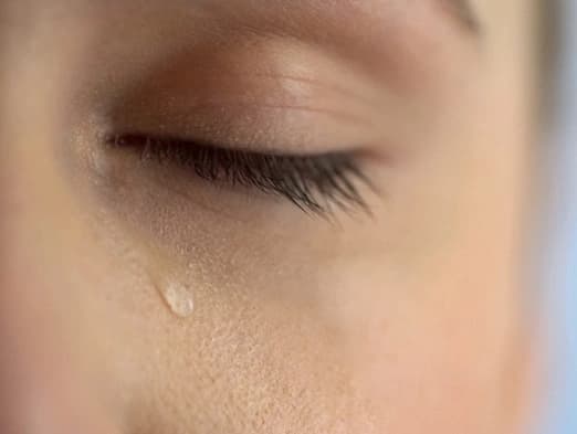 Bild: Auge mit Träne