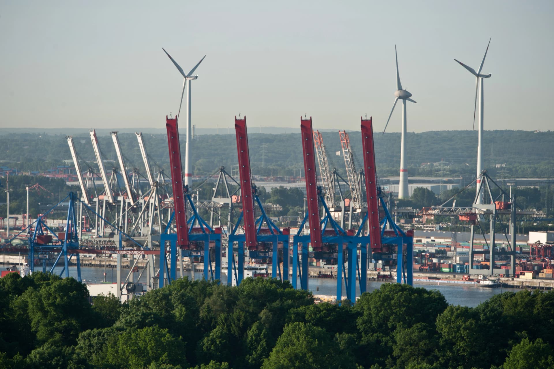 In den obersten Etagen der Klinik hat man den besten Blick über Hamburg.