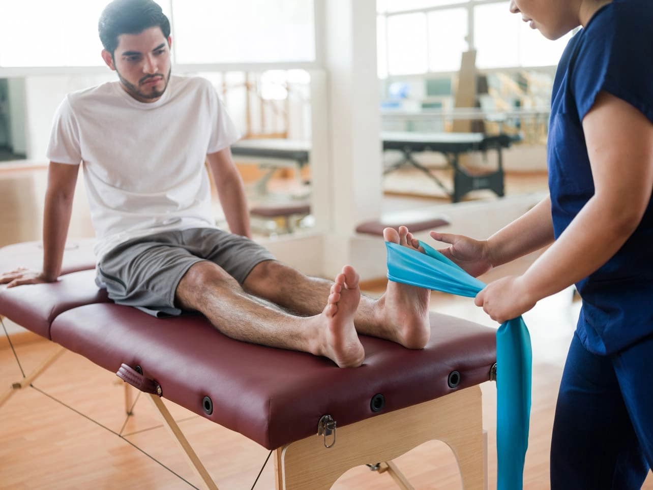 Bild: Physiotherapie am Sprunggelenk