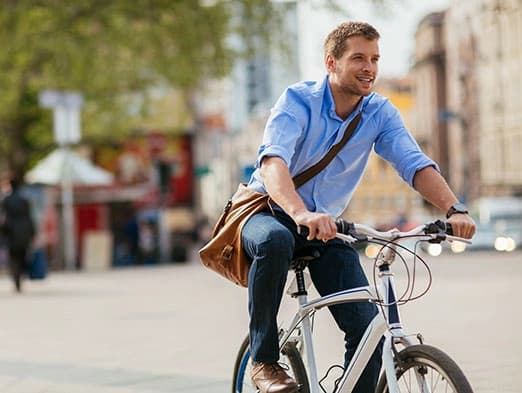 Bild: Mann auf Fahrrad