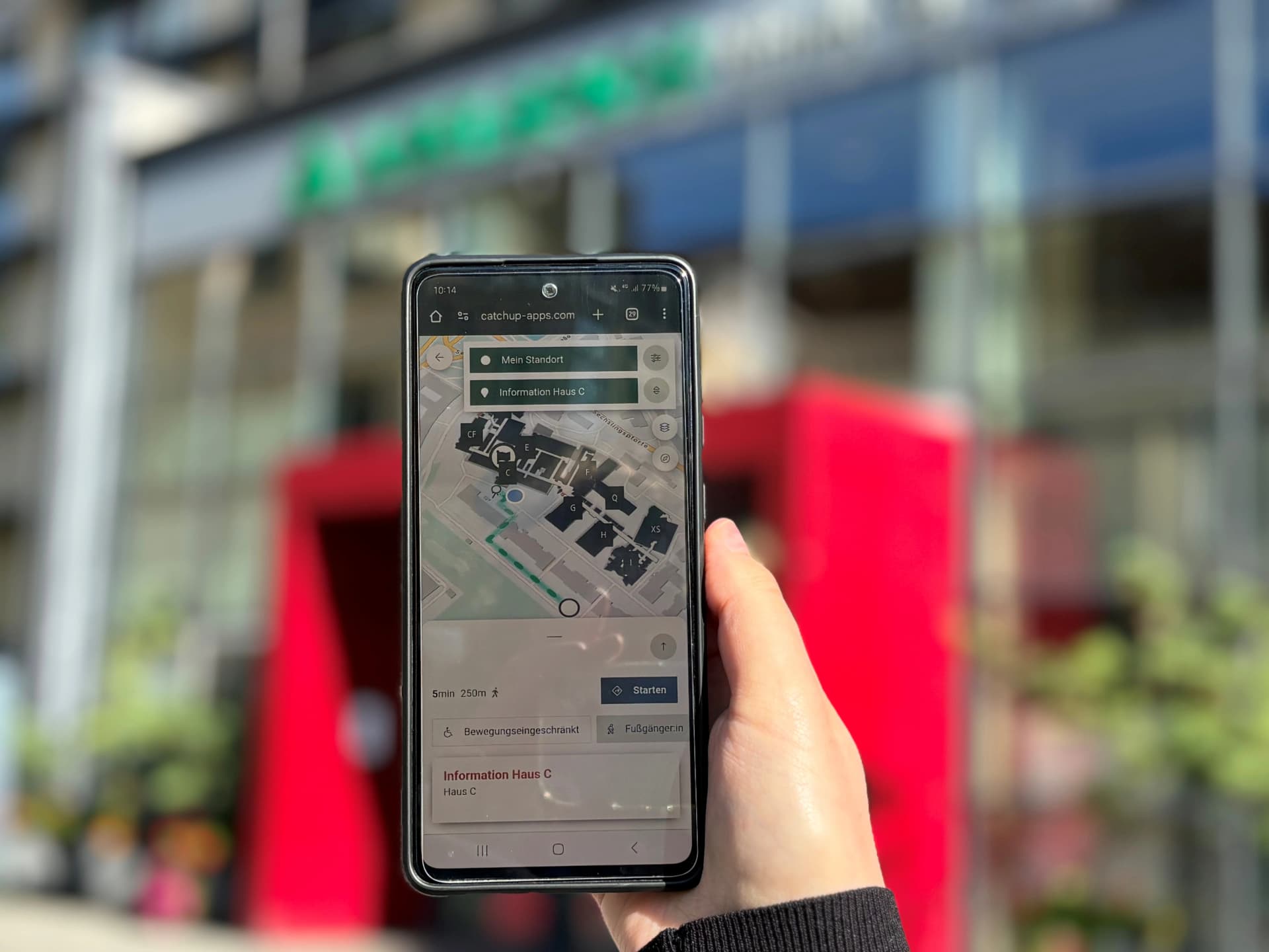 Bild: Neues Angebot an der Asklepios Klinik St. Georg: Digitale Wegeführung per Smartphone
