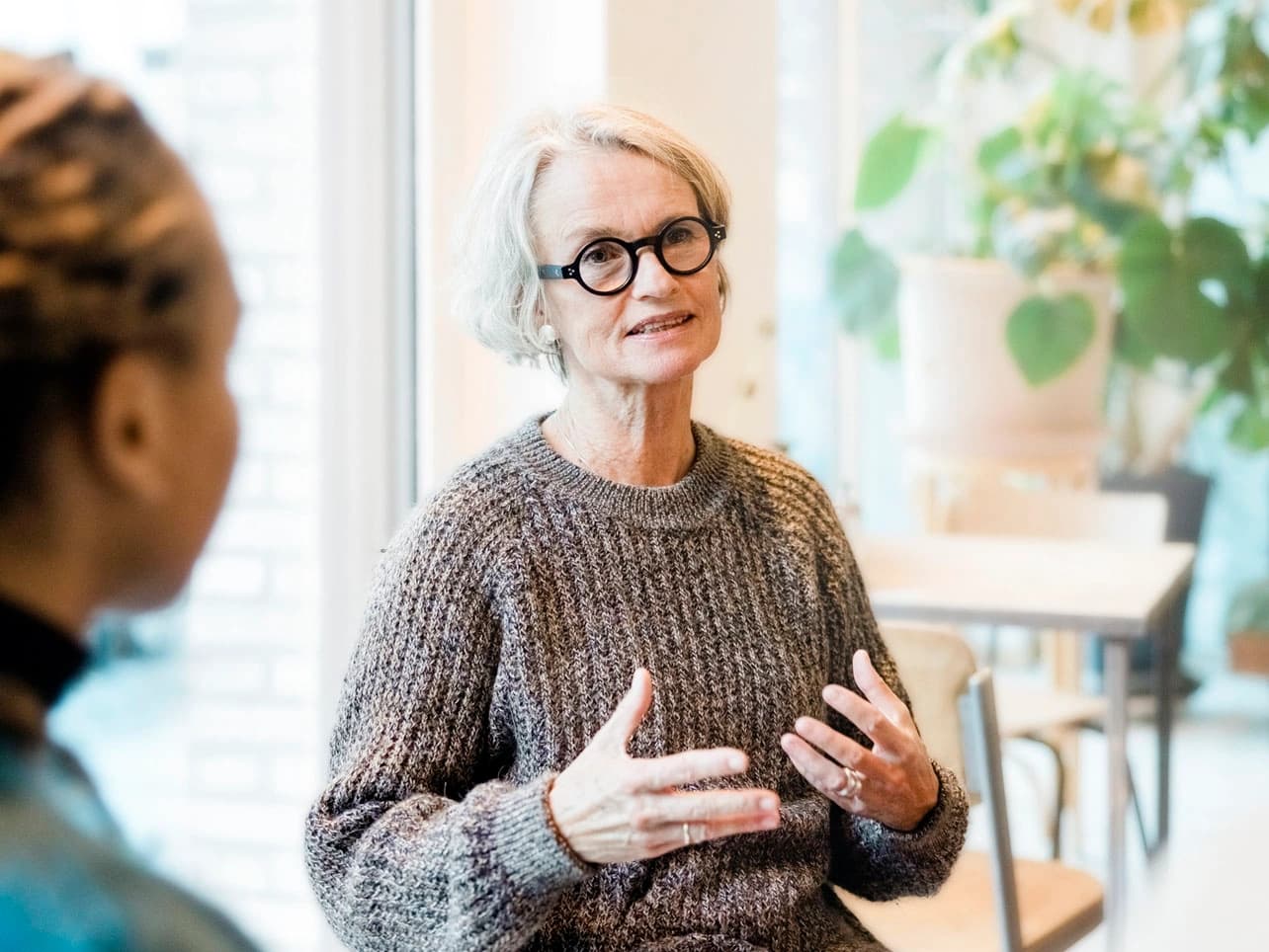 Bild: Frau in Gesprächstherapie