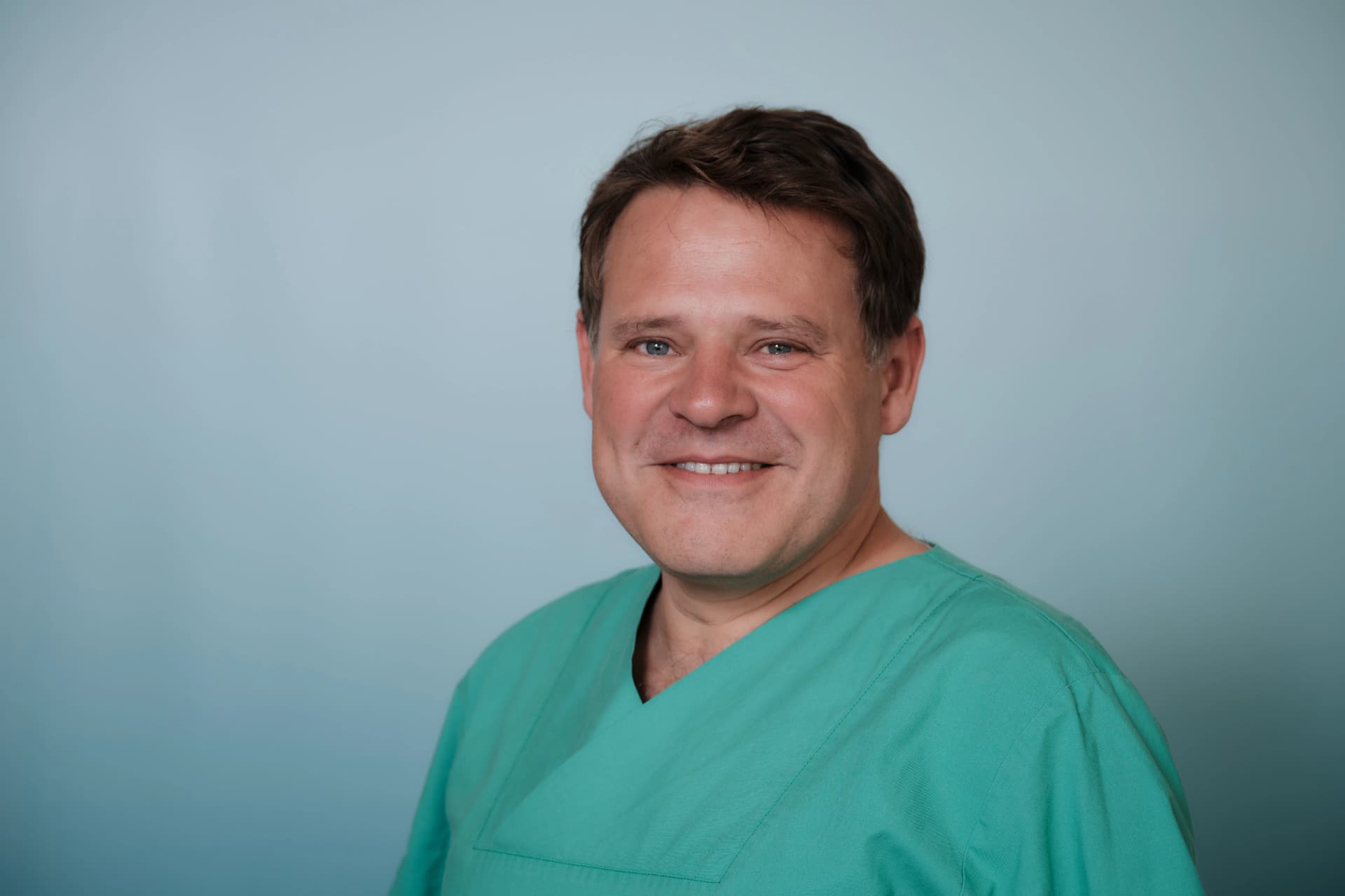 Bild: Prof. Dr. med. Daniel Perez, Chefarzt Allgemein- und Viszeralchirurgie in der Asklepios Klinik Altona
