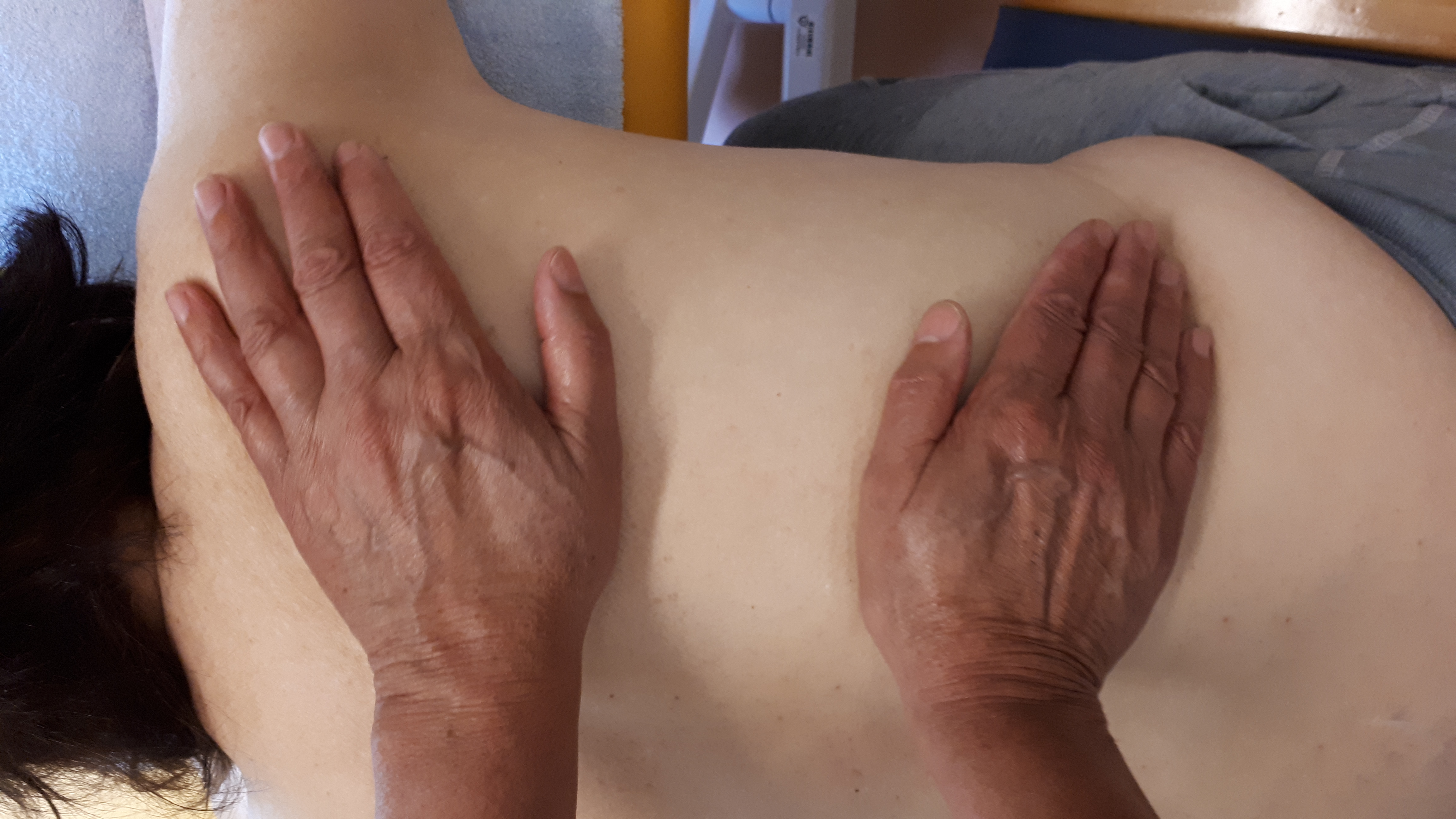 physikalische-therapie-klassische-massage 01 physikalische-therapie-klassische-massage 01