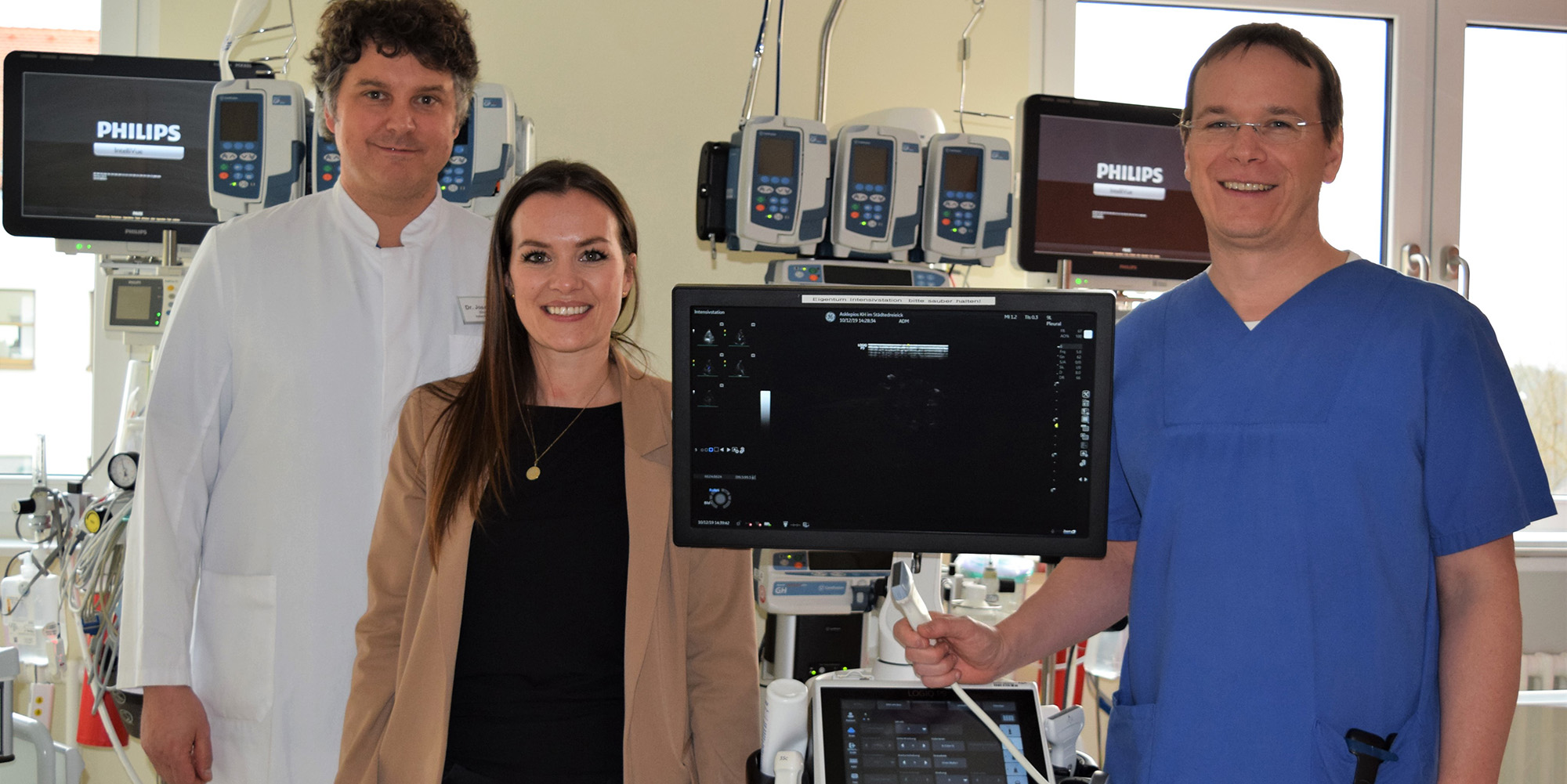 v. li.: Ärztlicher Direktor Dr. Josef Zäch, Kathrin Hofstetter und Dr. Michael Schütz. v. li.: Ärztlicher Direktor Dr. Josef Zäch, Kathrin Hofstetter und Dr. Michael Schütz.