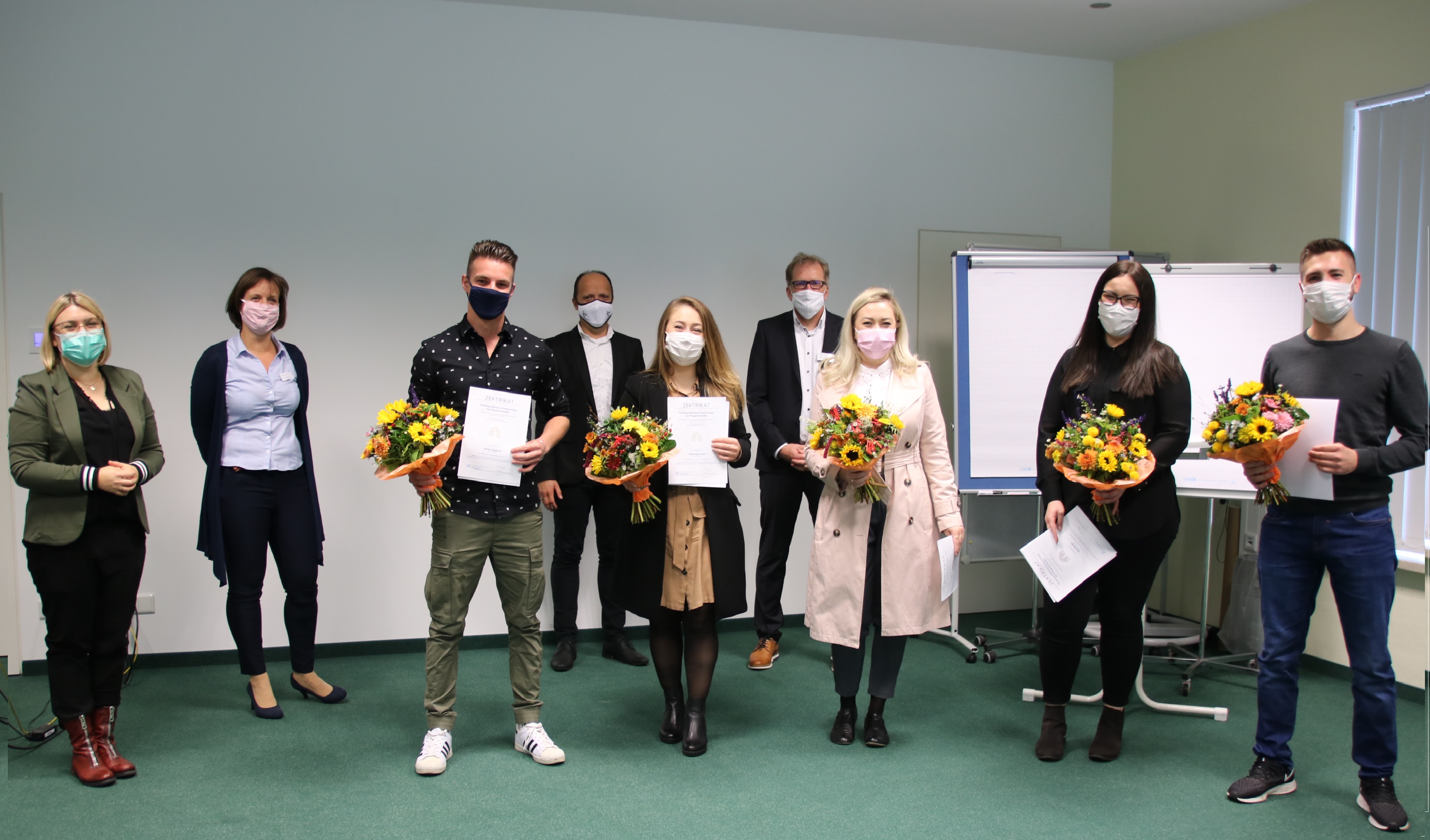 1. Abschlussklasse der Weiterbildung Pneumologie für Pflegefachpersonen 1 Abschlussklasse der Weiterbildung Pneumologie für Pflegefachpersonen