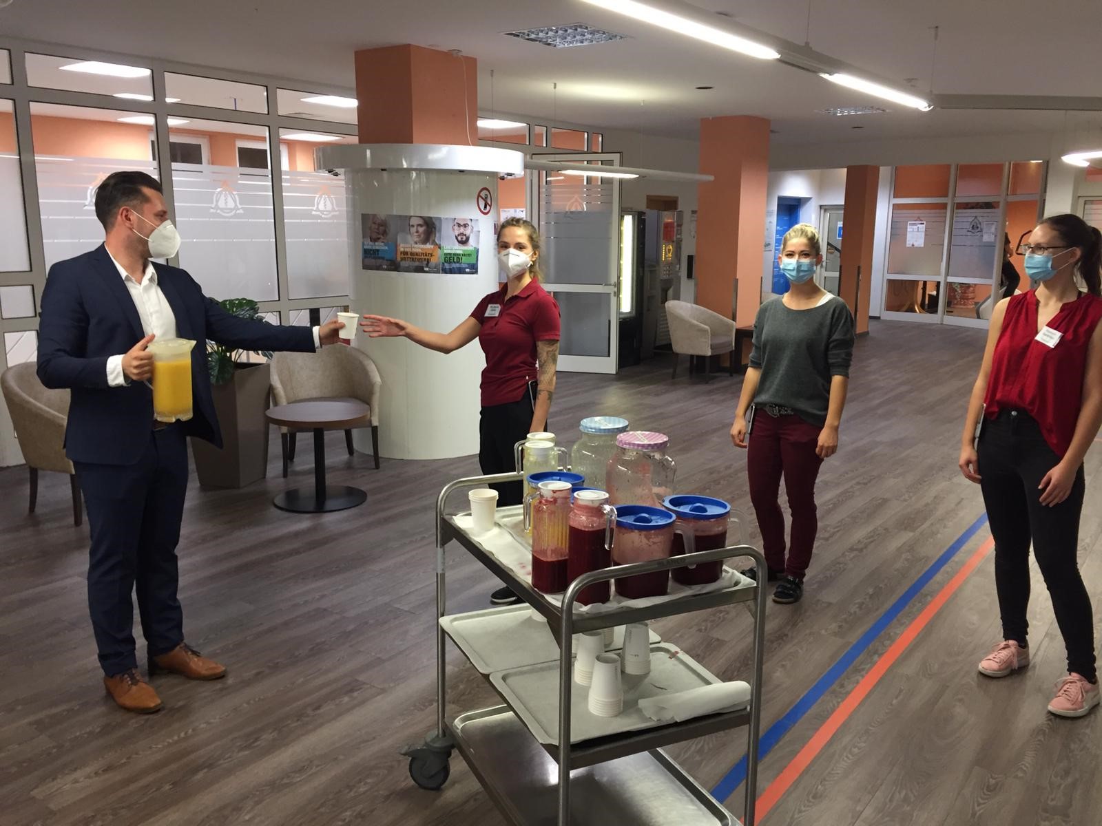 Smoothie-Ausgabe Smoothie-Ausgabe