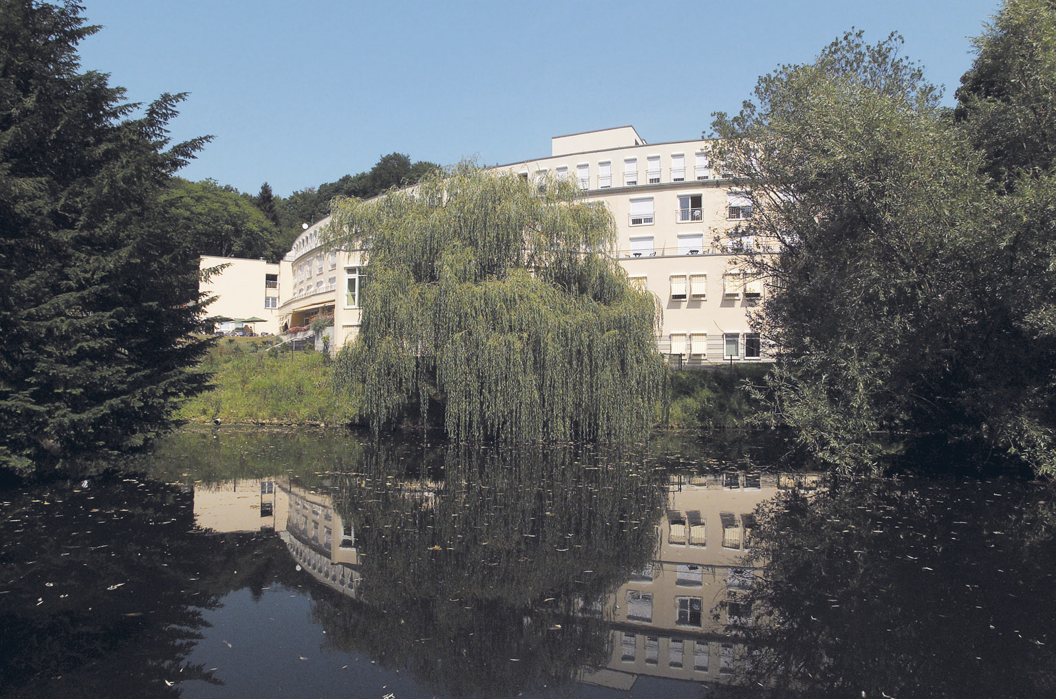 Rückansicht Asklepios Neurologische Klinik Falkenstein Rückansicht Asklepios Neurologische Klinik Falkenstein