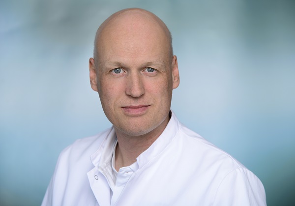 Chefarzt Dr. med. Sven Nagel Asklepios Klinik St. Georg Wirbelsäulen- und Skoliosechirurgie Bild: Chefarzt Dr. med. Sven Nagel Asklepios Klinik St. Georg Wirbelsäulen- und Skoliosechirurgie