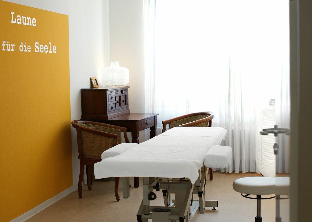 Bahandlungsraum Zimmer Orange