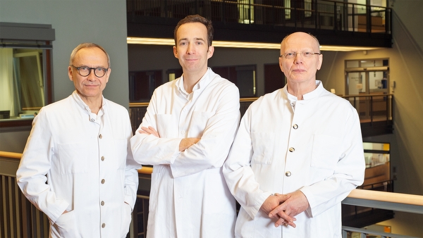 Die Chefärzte des Viszeralmedizinischen Zentrums Prof. Dr. Karl J. Oldhafer, Prof. Dr. Thomas von Hahn, Dr. Dr. habil. Axel Stang (v. links)