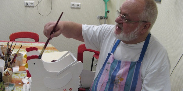 Kreativwerkstatt Bild: Patient malt