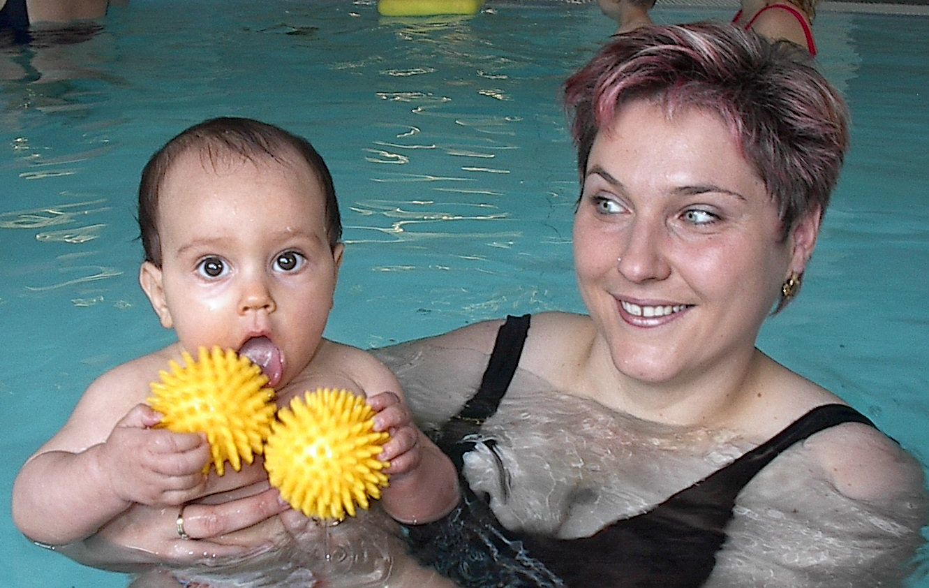 Babyschwimmen.jpg Babyschwimmen