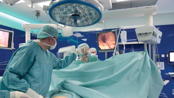 Sprechstunde Medizin GastroClinic im OP Sprechstunde Medizin Gastro Clinic Endoskopiegeführte Magenwedge-Resektion