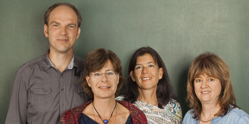 Unsere Lehrer unterstützen alle schulpflichigen Patienten bei ihren schulischen Aufgaben Bild: Unsere Lehrer unterstützen alle schulpflichigen Patienten bei ihren schulischen Aufgaben