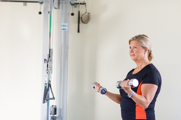 Hanteltraining Muskelaufbau Oberarm