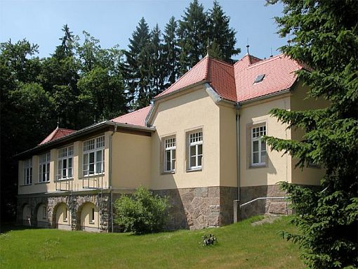 Unsere Krankenpflegeschule, Klinik Hohwald Bild: Schulgebäude auf dem Klinikgelände