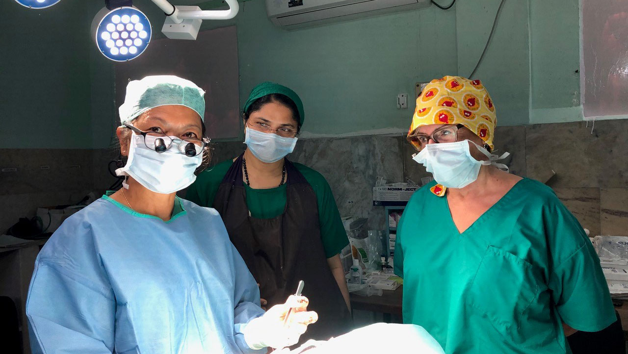 Dr. Vanilla Nguyen im Operationssaal Dr. Vanilla Nguyen im Operationssaal