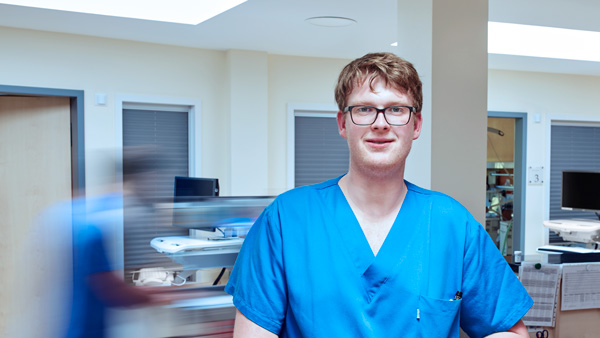 Testimonial Sascha Dürr - Asklepios Klinik Bad König Bild: Mitarbeiter Sascha Dürr - Asklepios Klinik Bad König